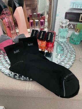 ✨Michael Kors Black Ankle Socks Gray MK Logo✨NEW